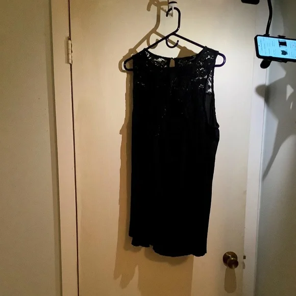 Suzanne Betro pleated, lace long tunic. 1X - Picture 1 of 3